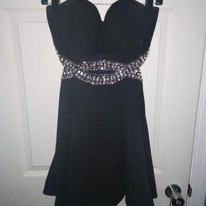 B. Darlin Short mini dress.